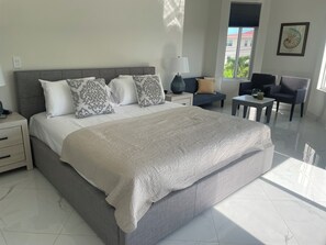 6 soveværelser, skrivebord, strygejern/strygebræt, gratis Wi-Fi