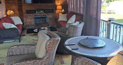 Charming 1-bedroom apartment with WiFi, AC in delightful Monaca