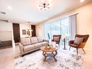 TV, video games - Dluxx Gorgeous Townhome in Water Park Resort  3934 (Davenport)