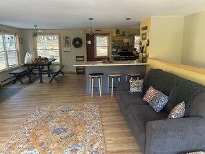 Smart TV, fireplace, ping pong