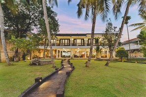 Exterior detail - River View Villa (Dharga Town)