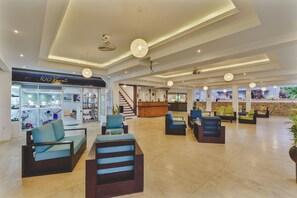 Lobby sitting area - River View Villa (Dharga Town)