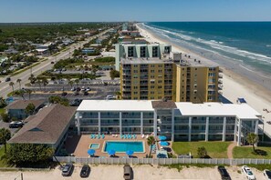 Exterior - Pool View King Suite #110 (New Smyrna Beach)