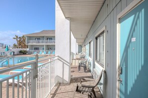 Unclassified image, 4 of 28, button - Pool View King Suite #110 (New Smyrna Beach)
