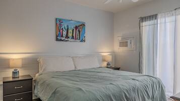 1 slaapkamer, een strijkplank/strijkijzer, wifi, beddengoed