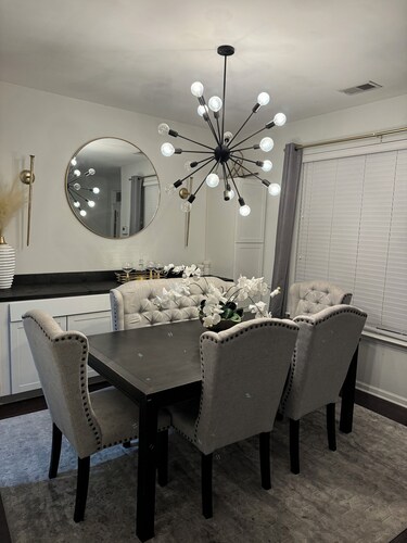 Spacious 5-bedroom house in lovely North Charleston!! 20mins to Downtown 