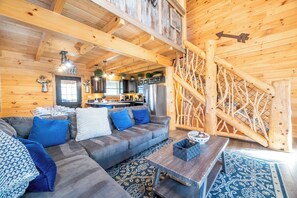 Téléviseur, foyer, table de baby-foot