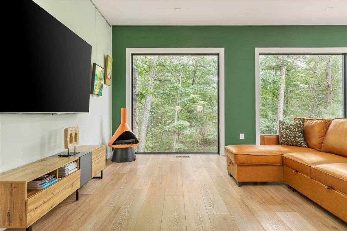 Smart TV, chimenea y tenis de mesa 