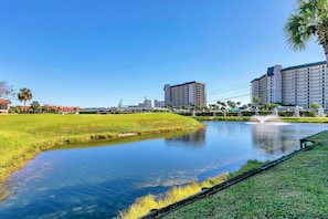 Property grounds - ⛵Great Location+Amenities-Edgewater Golf Villa 3101⛵ (Panama City Beach)