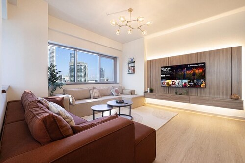 Business Bay central Host