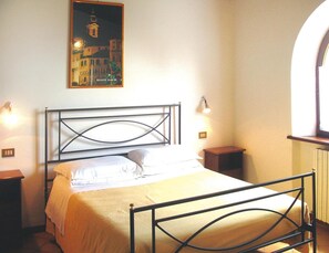 7 bedrooms, individually furnished - Apartment in Residence La Ginestra in Montelparo (Montelparo)