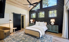 4 bedrooms, iron/ironing board, WiFi, bed sheets