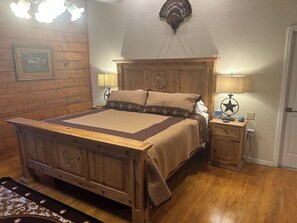 3 bedrooms, desk, WiFi, bed sheets