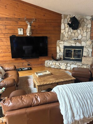 Smart TV, fireplace, video games, ping pong