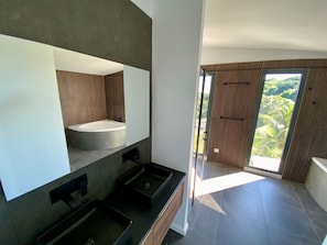 Shower, hair dryer, towels, soap - Exceptional villa, high standing, superb sea view, three ilets, swimming pool, wifi (Les Trois-Îlets)