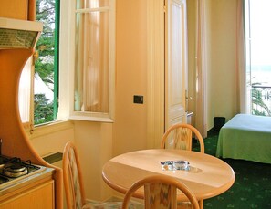 Classic Villa, 1 Bedroom | Interior - Apartment in Imperia With Heating (Imperia)