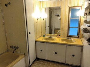 Toallas, papel higiénico