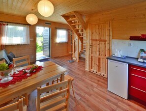 Classic House, 3 Bedrooms | Dining