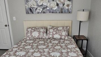 2 bedrooms, desk, iron/ironing board, free WiFi