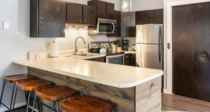 Pinewood Escape in the Heart of Breezy Point