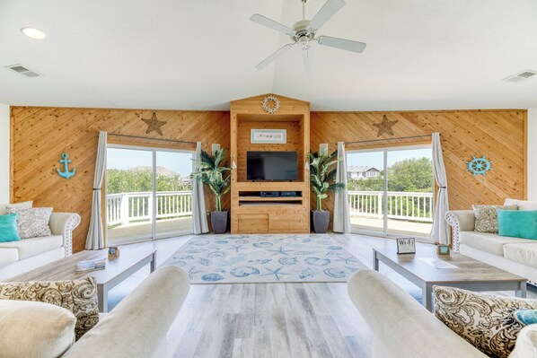 Smart-TV, DVD-Player, Stereoanlage