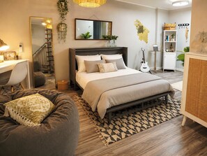 1 bedroom, desk, free WiFi, bed sheets