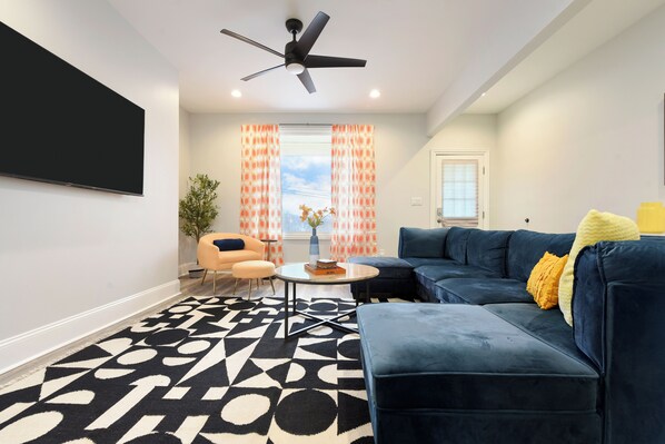 Téléviseur connecté, table de ping-pong