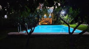 Outdoor pool - Paradise Cocoon: Luxury Villa with Swimming Pool in Algiers (Draria)