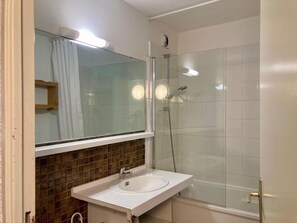 Bathroom - 20m from resort center, 2nd floor, balcony, tv, ski locker, 55m², Les 2 Alpes (Les Deux Alpes)