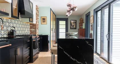The Turner Farm- 3bd Historic Gem with Lush Modern Amenities and Rich History