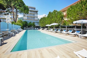 Apartment | Pool | Outdoor pool - Apartment in Pietra Ligure With Garden (Pietra Ligure)