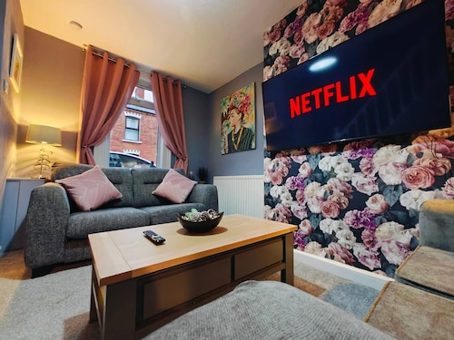 2BR Fortuna Meadow in Belfast
