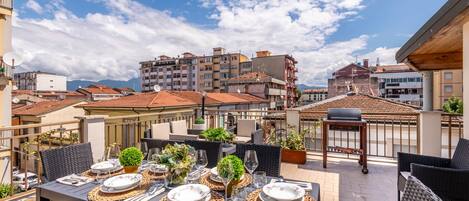 屋外ダイニングエリア