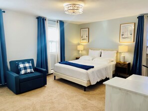 3 bedrooms, desk, iron/ironing board, free WiFi