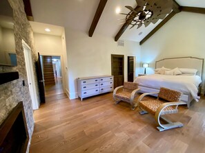 4 soveværelser, skrivebord, strygejern/strygebræt, gratis Wi-Fi