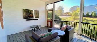 Downtown House steps to Falls Park, Baseball Stadium, Restaurants & Shopping