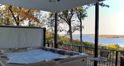 Beautiful 2 level, 4 bedroom, 3 1/2 bathroom home with View of Lake Eufala