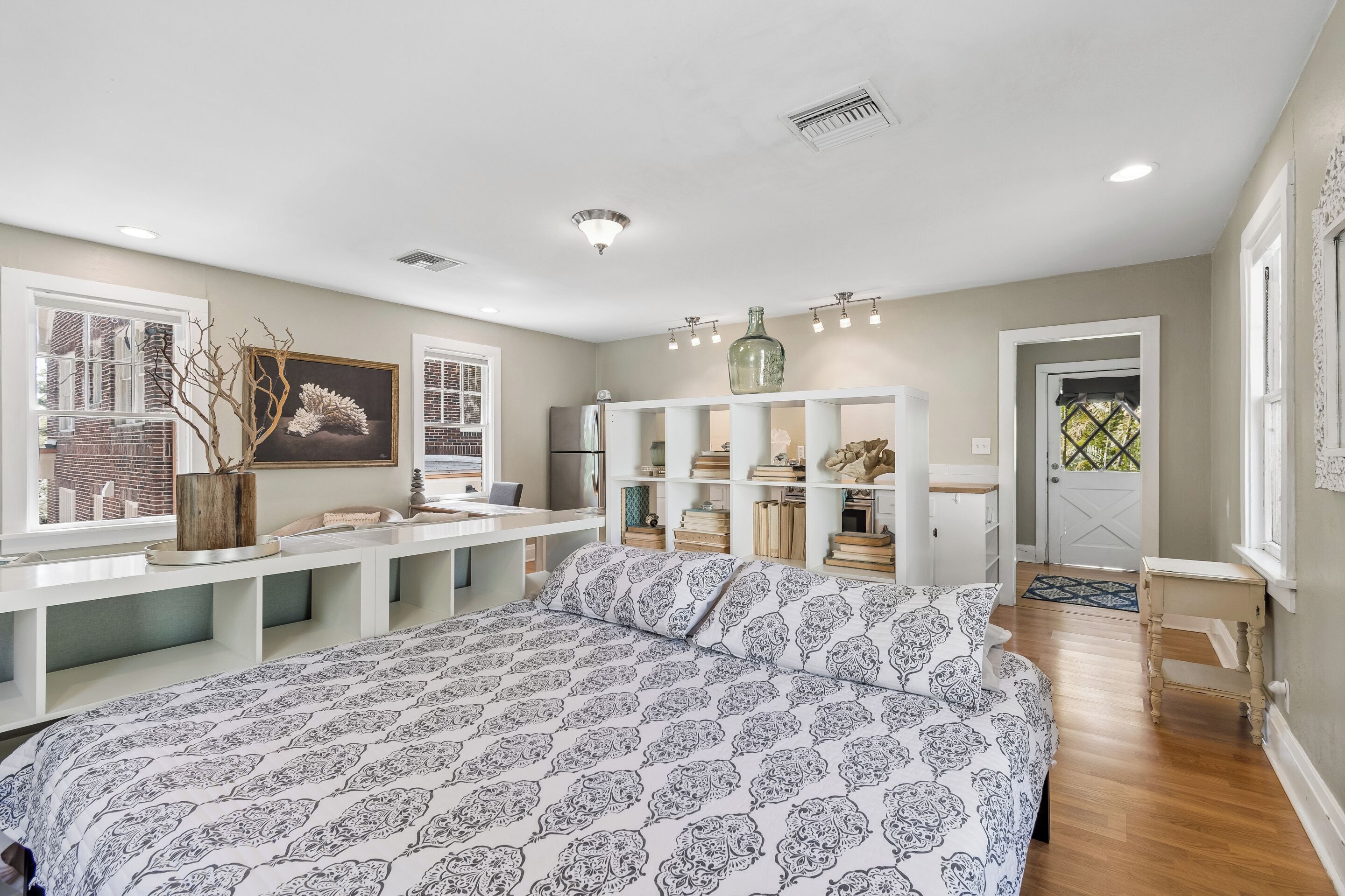 1 多间卧室、熨斗/熨衣板、WiFi、床单