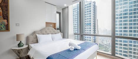 家庭套房, 3 間臥室, 可使用俱樂部酒廊, 城市景 | 埃及棉床單、高級寢具、羽絨被、Select Comfort 床墊