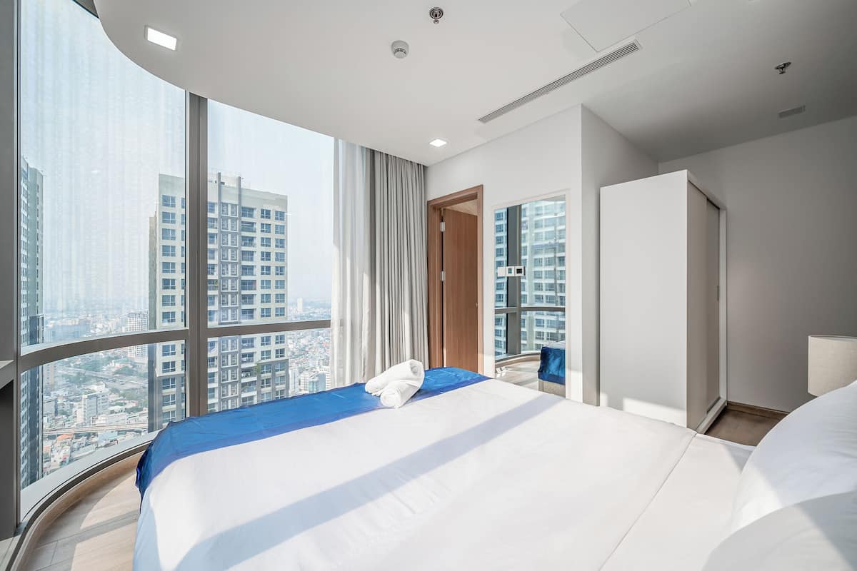 Suite familiar, 3 habitaciones, con acceso al salón lounge del club, vista a la ciudad | Vista desde la habitación