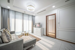 Family Suite, 3 Bedrooms, Club lounge access, City View