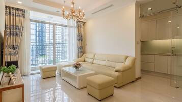 Phòng Suite Presidential, 2 phòng ngủ, quyền sử dụng Club Lounge, quang cảnh thành phố | Bộ trải giường bằng vải cotton Ai Cập, bộ đồ giường cao cấp