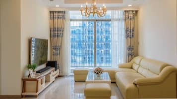 Presidential Suite, 2 Bedrooms, Club Lounge Access, City View | 3 bedrooms, Egyptian cotton sheets, premium bedding, down comforters
