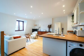 Interior - Modern Apartment with Spacious Terrace Near Hyde Park (London)