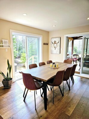 Dining - Spacious, secluded chalet in the center of everything.  Skiing, snowmobiling, hiking, beach. (Notre-Dame-de-la-Merci)