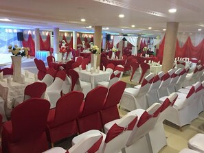 Indoor wedding - Muna Hotels (Jimeta)