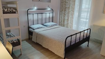 Apartment, 2 Bedrooms, Smoking, Balcony | 2 bedrooms