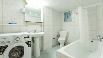 Appartement, 2 slaapkamers, roken, balkon | Badkamer