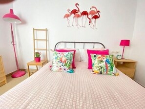 1 chambre, lit parapluie, Wi-Fi, draps fournis