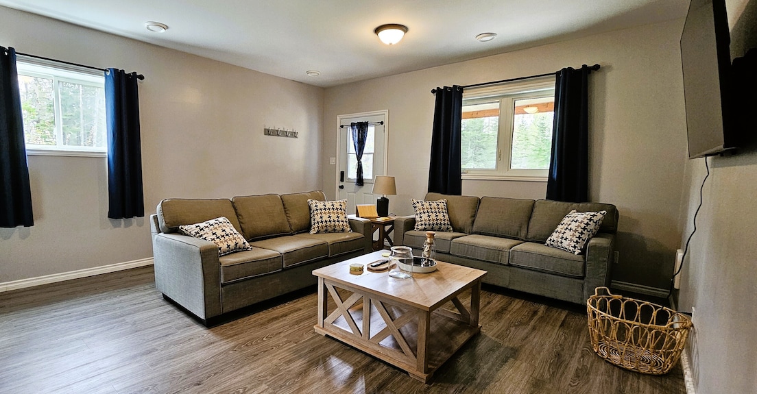 Thunder Bay Retreat, Beautiful Property With Trails. Close To All Anemnities. - Thunder Bay